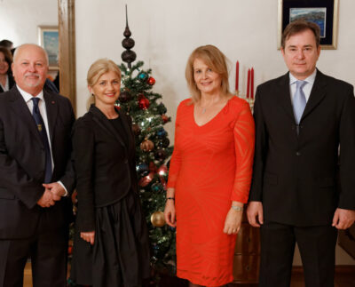 Generalni konzul Slobodan Mikac sa suprugom Kristinom i veleposlanik Aleksandar Heina sa suprugom Zvjezdanom.