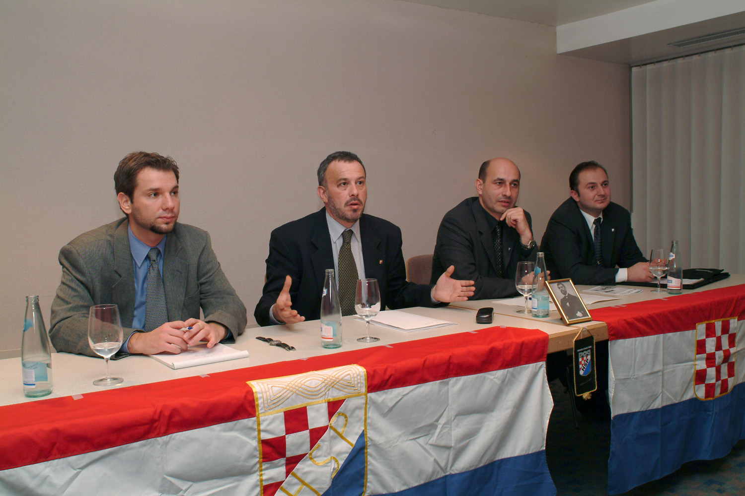 Na tribini HSP-a u Badenu gostovali Miroslav Rožić i Vlado Jukić