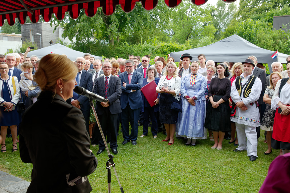 Predsjednica Kolinda Grabar – Kitarović susrela se s Hrvatima u Bernu